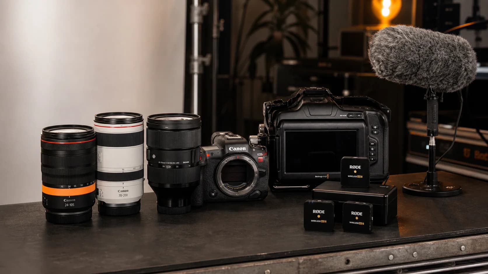 Canon EOS R5 C, Blackmagic 6K Pro, lentes e microfones disponíveis na LAB Locadora